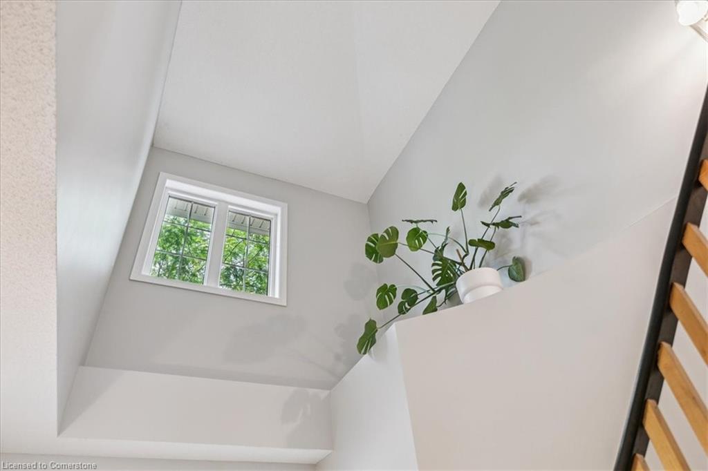 72-5080 Fairview Street, Burlington, ON - Indoor