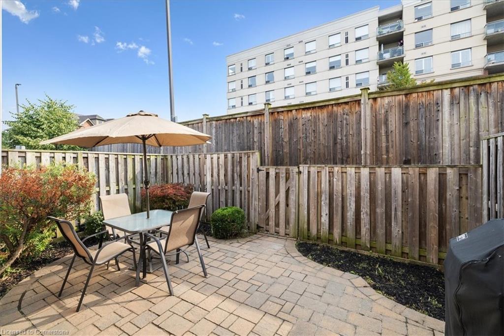 72-5080 Fairview Street, Burlington, ON - Outdoor
