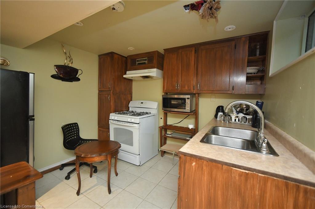 78 Horning Drive, Hamilton, ON - Indoor Photo Showing Kitchen With Double Sink