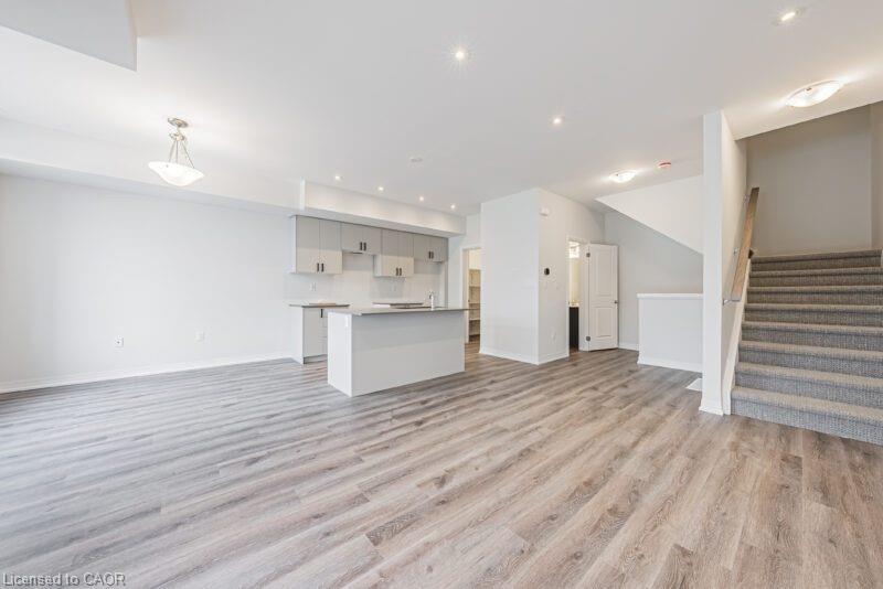 141-155 Equestrian Way, Cambridge, ON - Indoor Photo Showing Kitchen