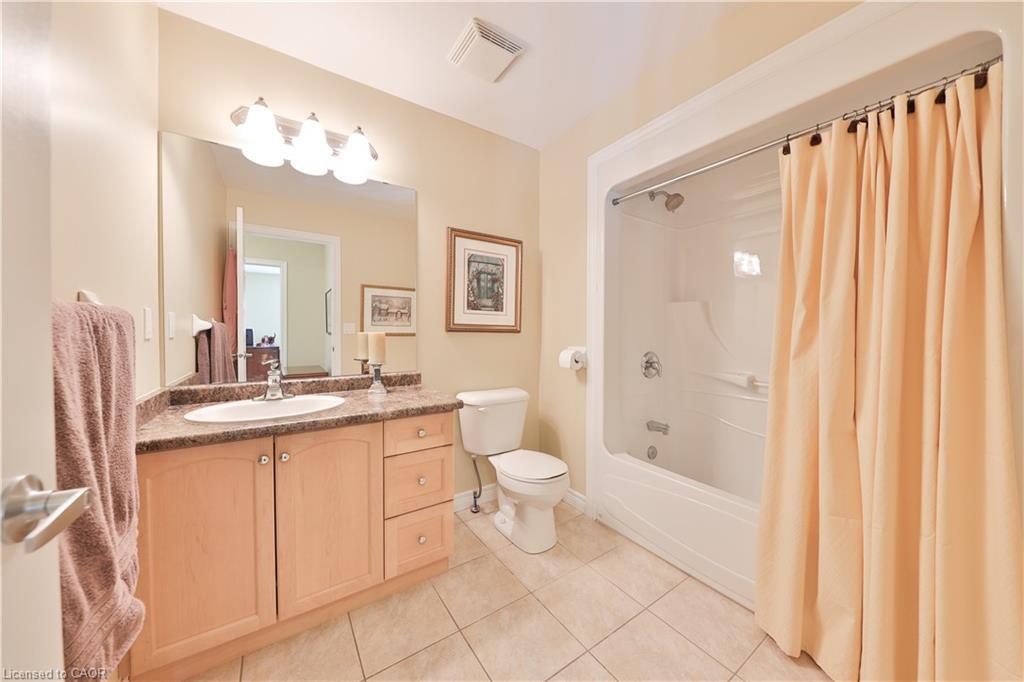 127-2125 Itabashi Way, Burlington, ON - Indoor Photo Showing Bathroom