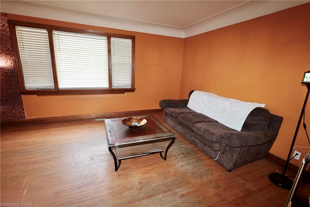 429 Erb Street W, Waterloo, ON - Indoor