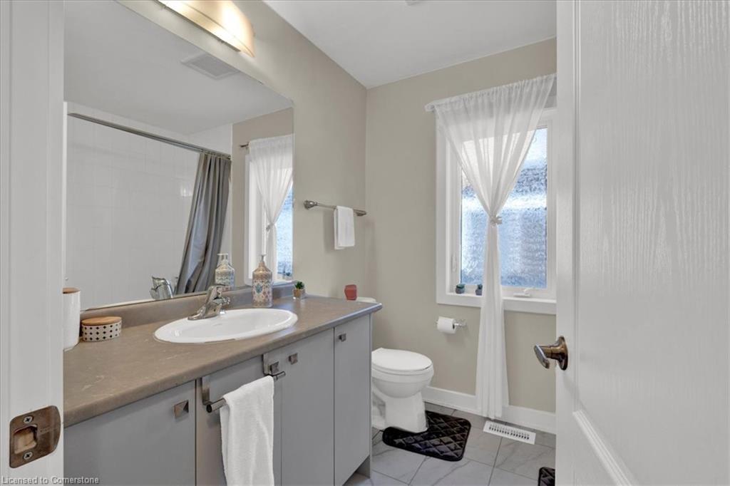 73 Stern Drive Drive, Welland, ON - Indoor Photo Showing Bathroom