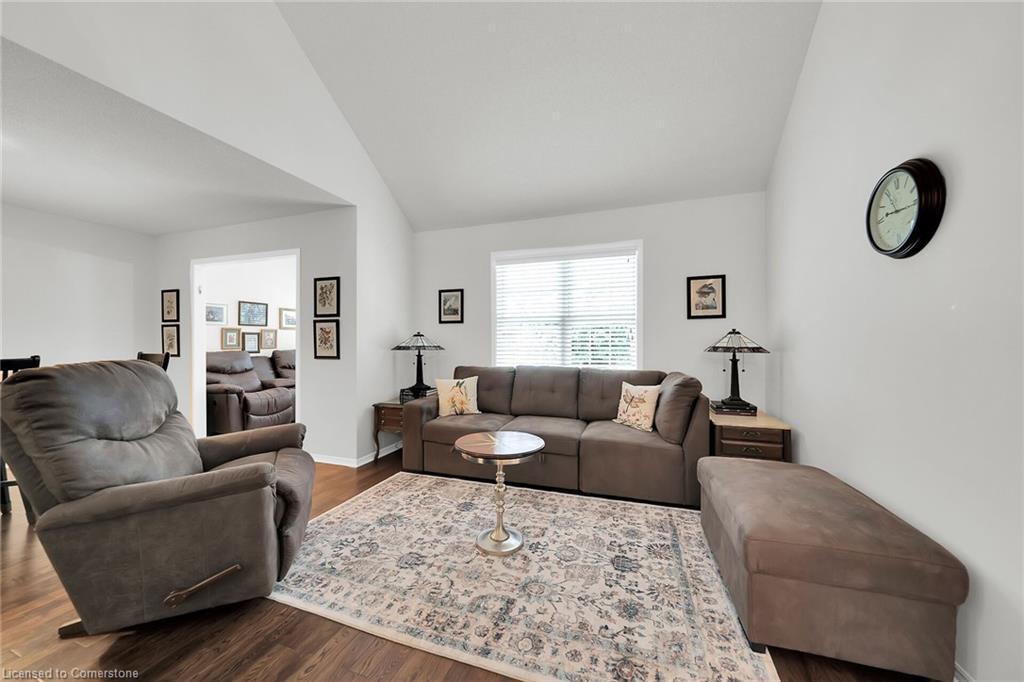 4106 Butternut Court, Vineland, ON - Indoor Photo Showing Living Room