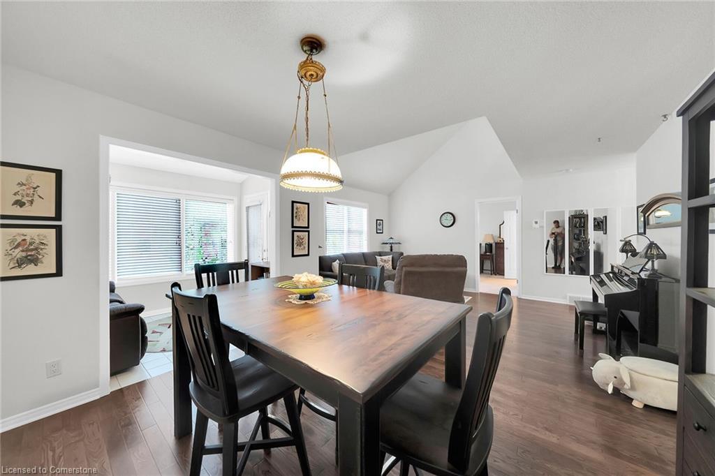 4106 Butternut Court, Vineland, ON - Indoor Photo Showing Dining Room