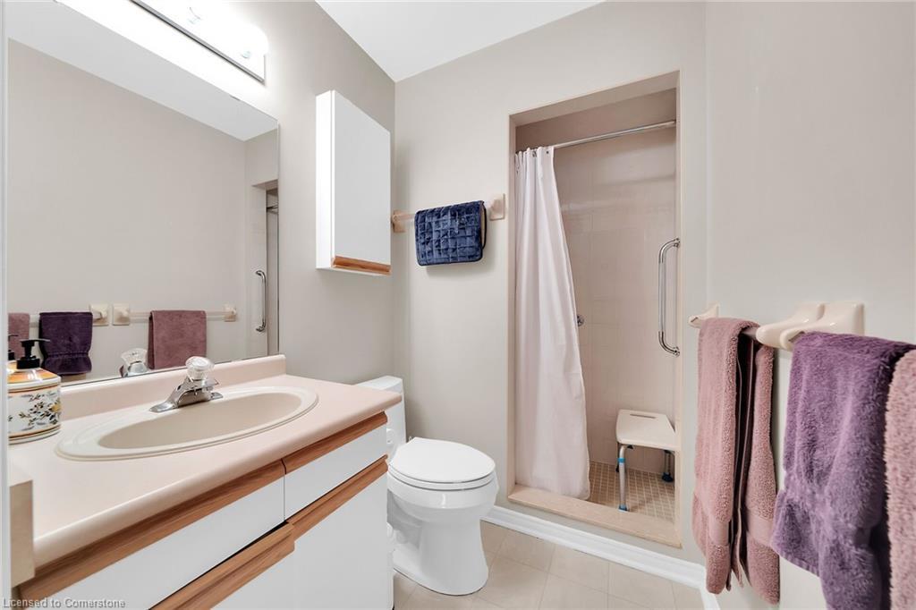 4106 Butternut Court, Vineland, ON - Indoor Photo Showing Bathroom