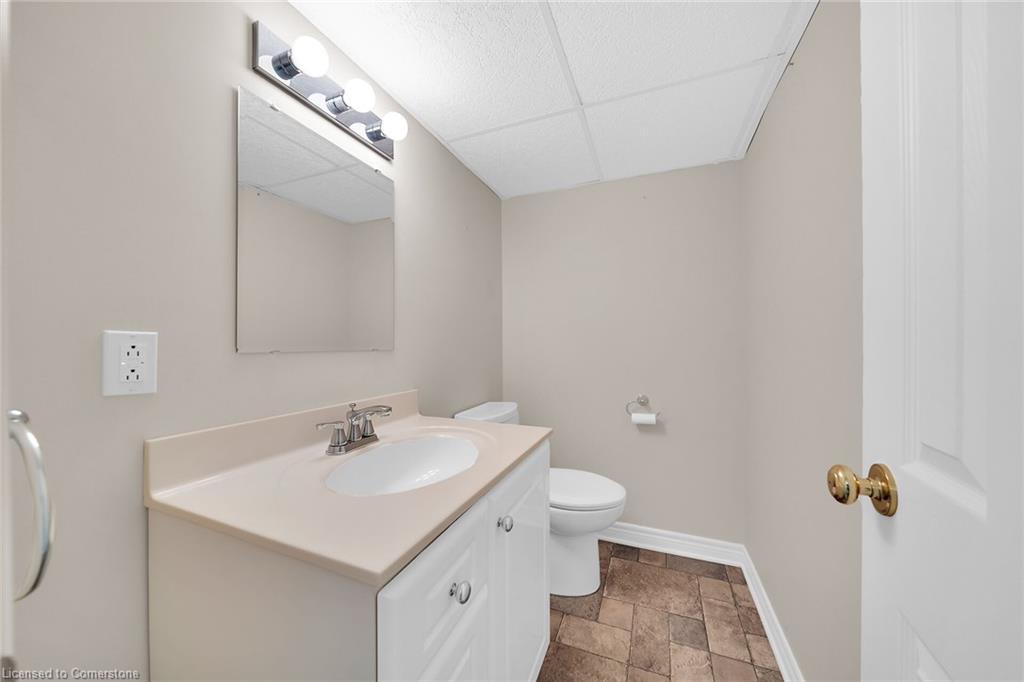 4106 Butternut Court, Vineland, ON - Indoor Photo Showing Bathroom