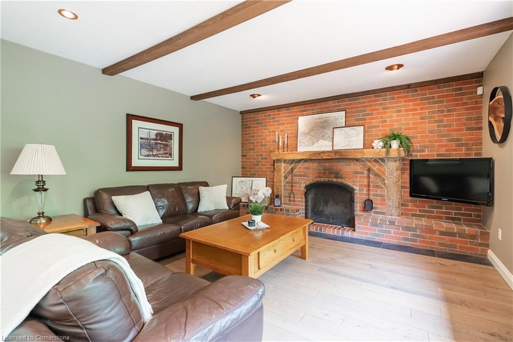 3 Maple Drive, Stoney Creek, ON - Indoor Photo Showing Living Room With Fireplace