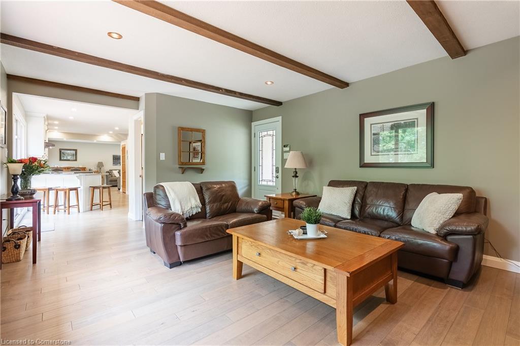 3 Maple Drive, Stoney Creek, ON - Indoor Photo Showing Living Room