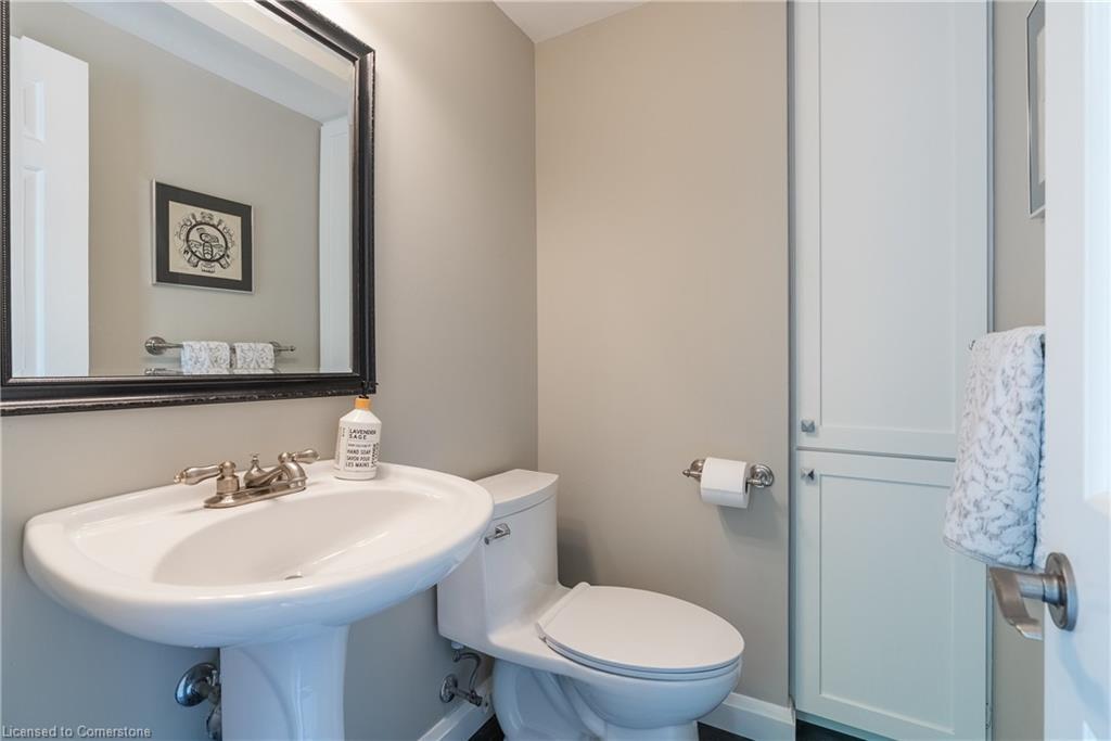 3 Maple Drive, Stoney Creek, ON - Indoor Photo Showing Bathroom