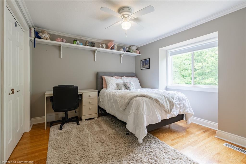 3 Maple Drive, Stoney Creek, ON - Indoor Photo Showing Bedroom