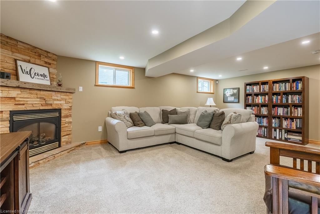3 Maple Drive, Stoney Creek, ON - Indoor With Fireplace