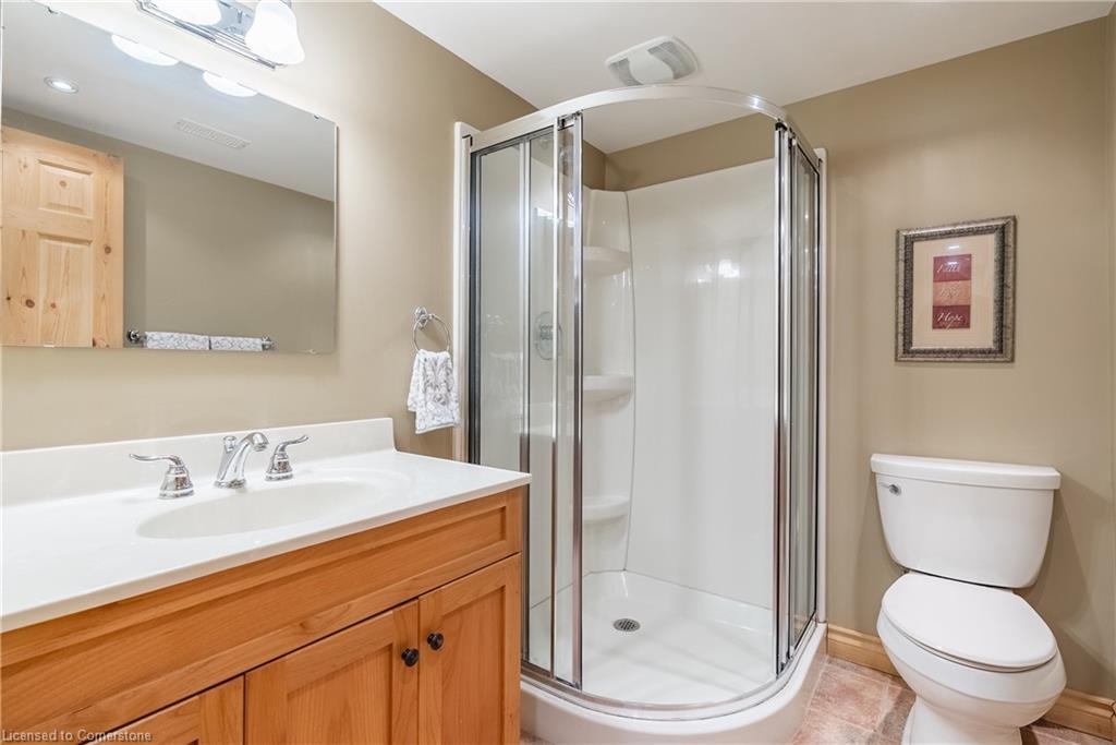 3 Maple Drive, Stoney Creek, ON - Indoor Photo Showing Bathroom