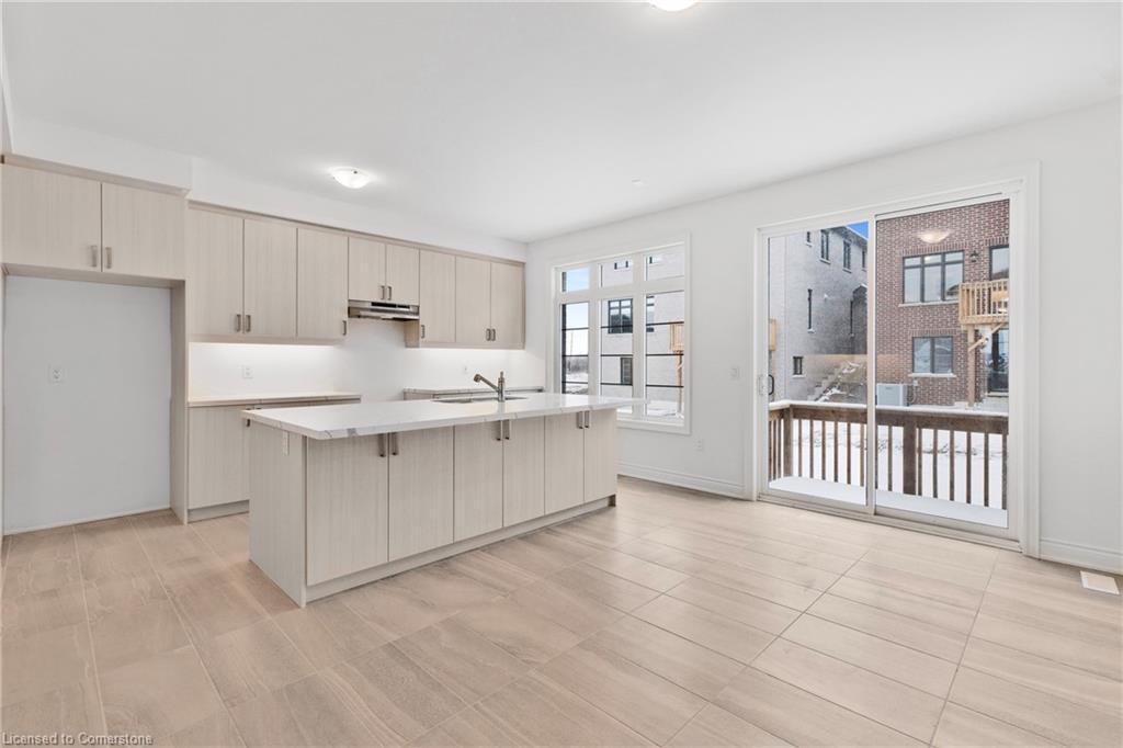 59 Cunningham Drive, Bradford West Gwillimbury, ON - Indoor Photo Showing Kitchen