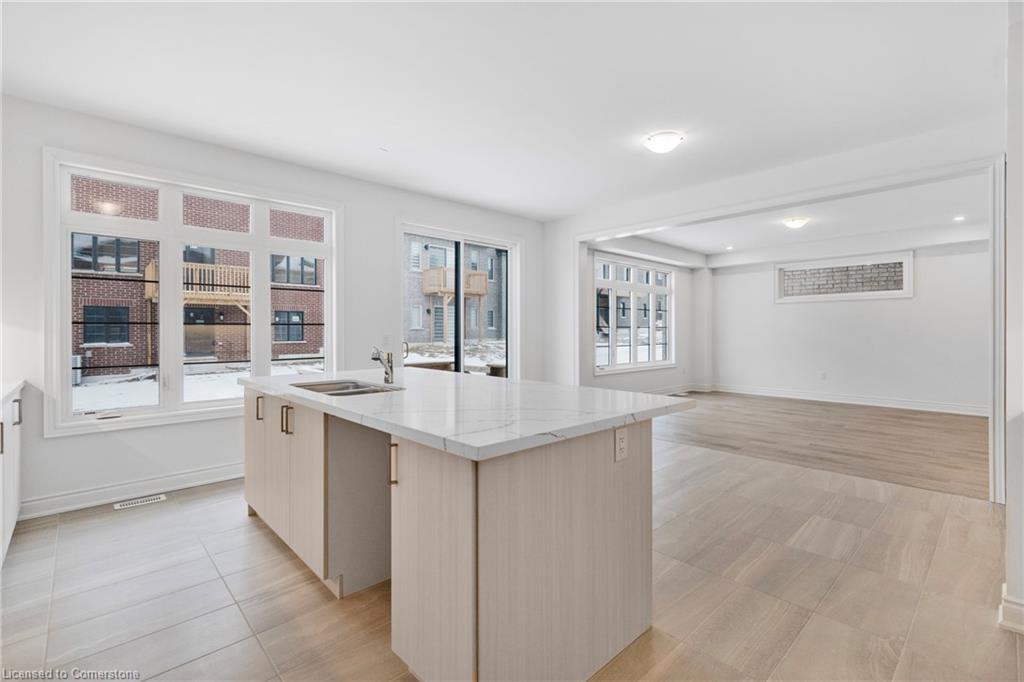 59 Cunningham Drive, Bradford West Gwillimbury, ON - Indoor Photo Showing Kitchen