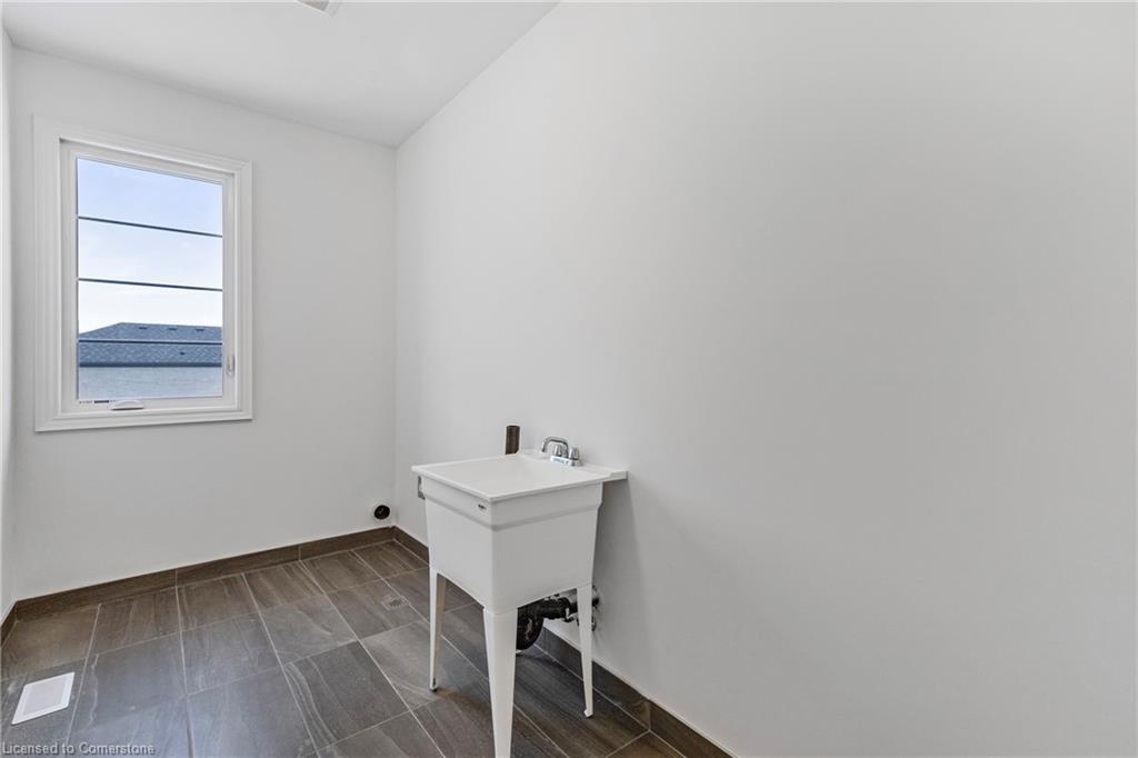 59 Cunningham Drive, Bradford West Gwillimbury, ON - Indoor Photo Showing Other Room