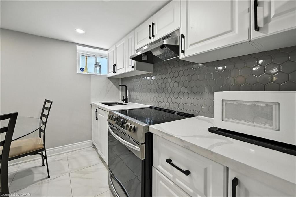 507 Upper James Street, Hamilton, ON - Indoor Photo Showing Kitchen