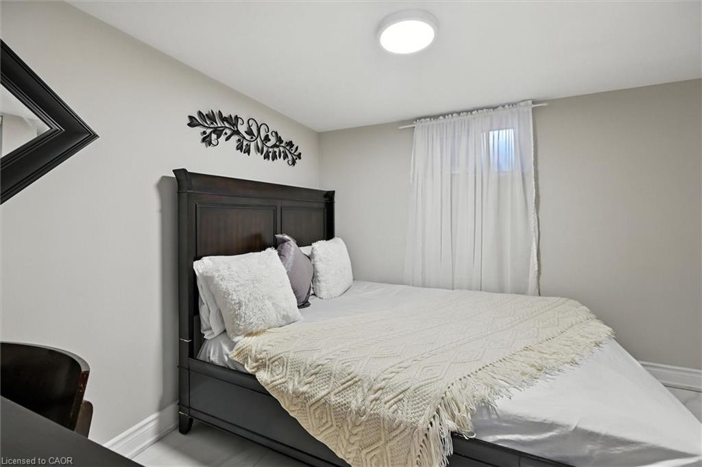 507 Upper James Street, Hamilton, ON - Indoor Photo Showing Bedroom