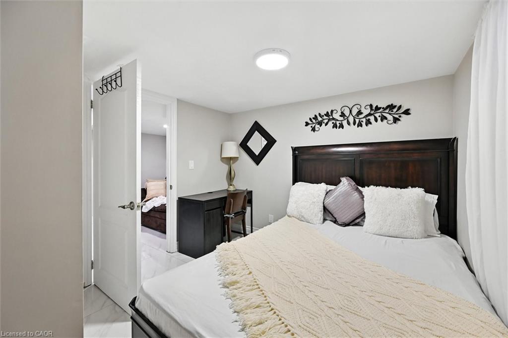 507 Upper James Street, Hamilton, ON - Indoor Photo Showing Bedroom