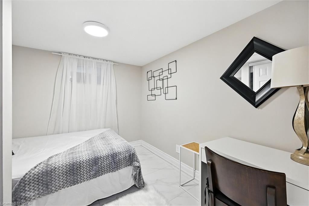 507 Upper James Street, Hamilton, ON - Indoor Photo Showing Bedroom