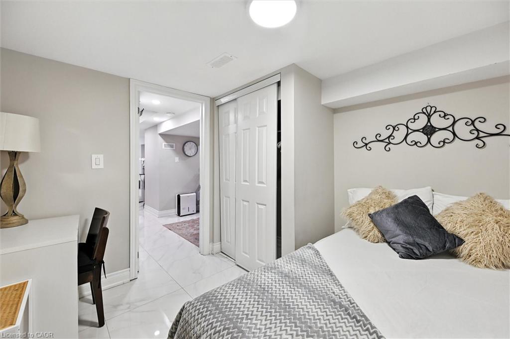 507 Upper James Street, Hamilton, ON - Indoor Photo Showing Bedroom