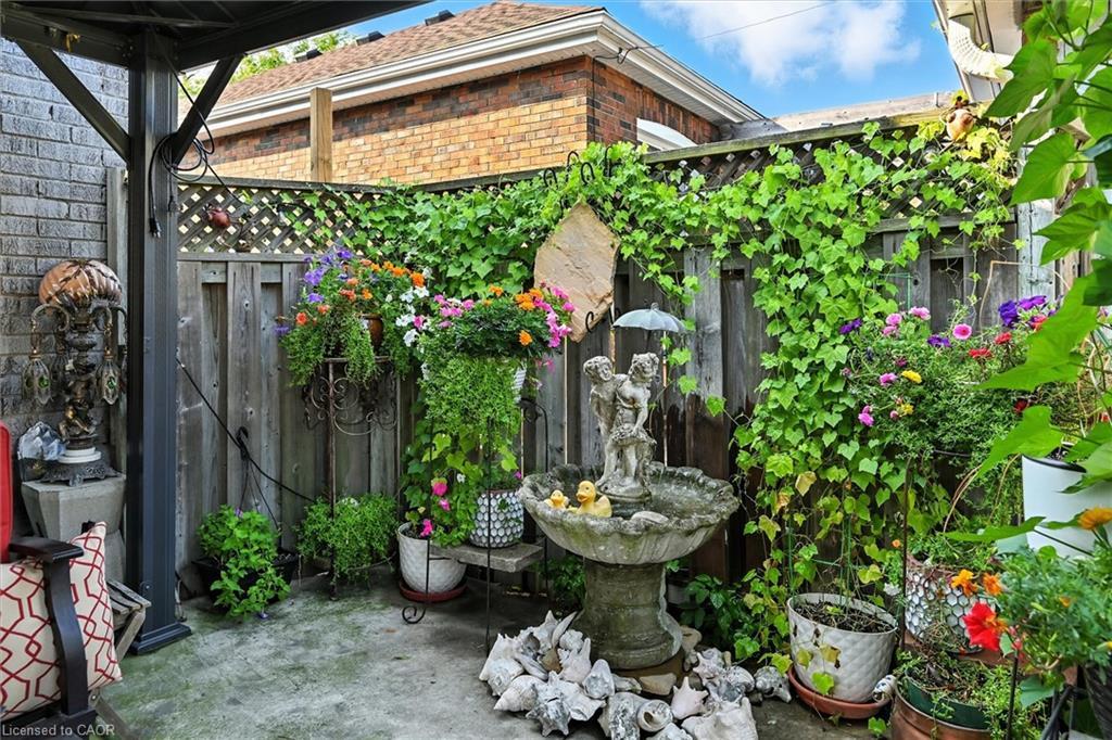 507 Upper James Street, Hamilton, ON - Outdoor