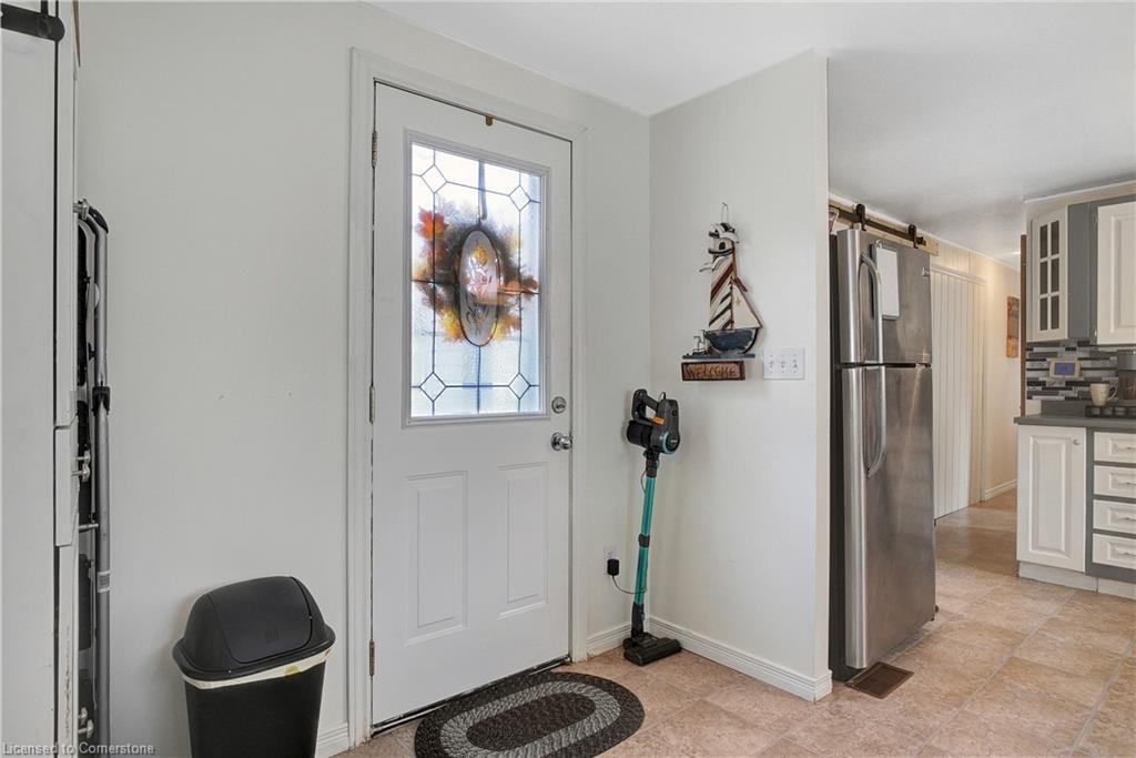 81-1294 8Th Concession Road W, Flamborough, ON - Indoor Photo Showing Other Room