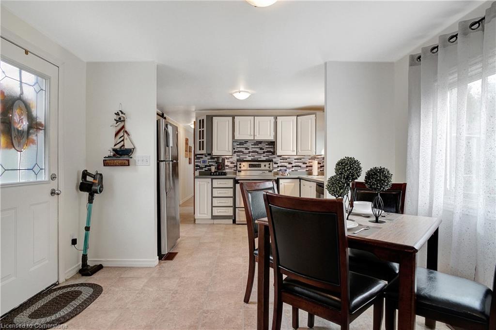81-1294 8Th Concession Road W, Flamborough, ON - Indoor Photo Showing Dining Room
