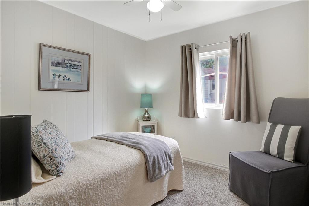 81-1294 8Th Concession Road W, Flamborough, ON - Indoor Photo Showing Bedroom