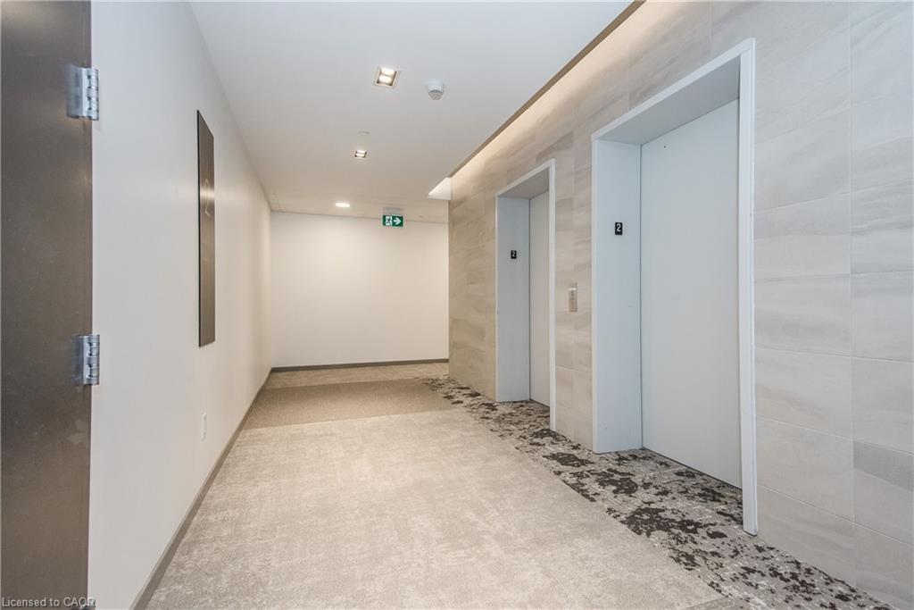 102-332 Gosling Gardens, Guelph, ON - Indoor Photo Showing Other Room