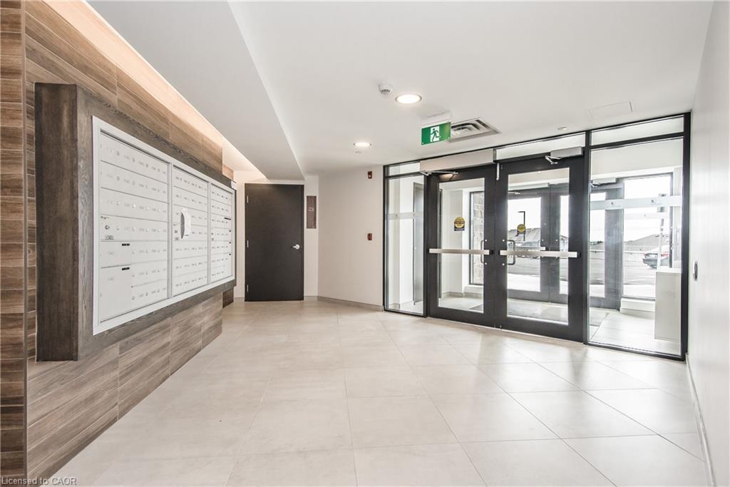 102-332 Gosling Gardens, Guelph, ON - Indoor Photo Showing Other Room