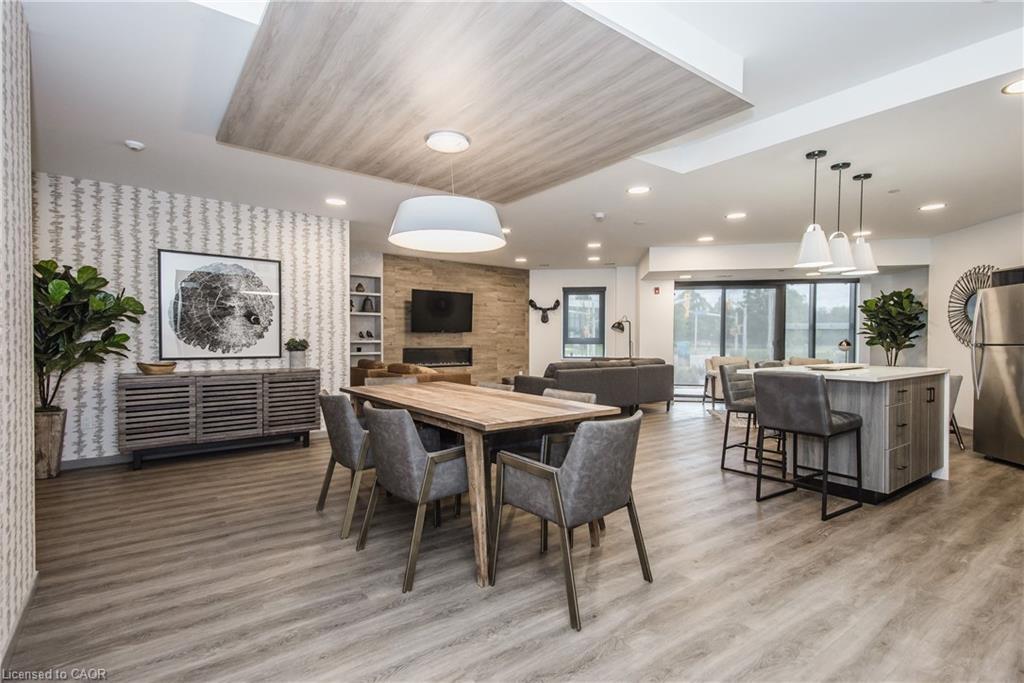 102-332 Gosling Gardens, Guelph, ON - Indoor Photo Showing Other Room