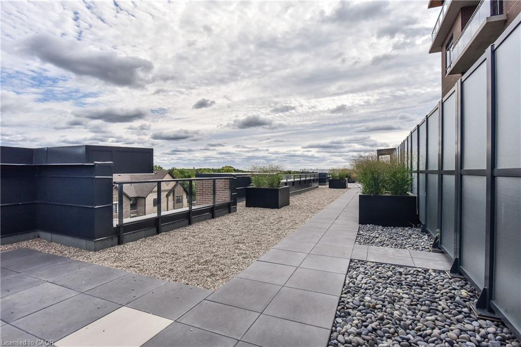 102-332 Gosling Gardens, Guelph, ON - Outdoor