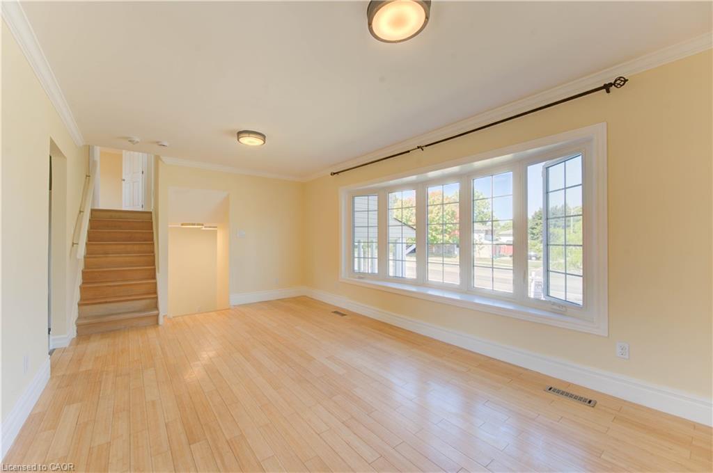 1493 Queens Boulevard, Kitchener, ON - Indoor Photo Showing Other Room