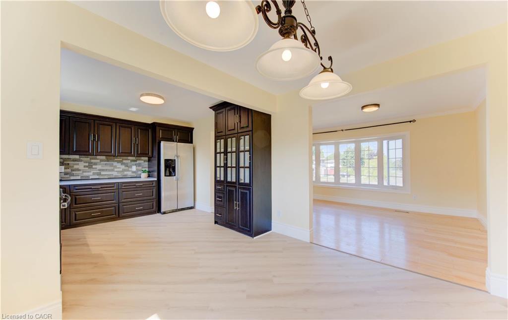 1493 Queens Boulevard, Kitchener, ON - Indoor Photo Showing Other Room