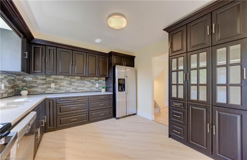 1493 Queens Boulevard, Kitchener, ON - Indoor Photo Showing Kitchen With Double Sink