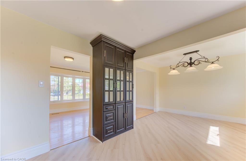 1493 Queens Boulevard, Kitchener, ON - Indoor Photo Showing Other Room