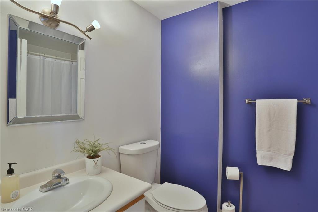 13-1085 Queens Boulevard, Kitchener, ON - Indoor Photo Showing Bathroom
