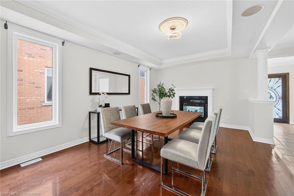 3322 Fox Run Circle, Oakville, ON - Indoor Photo Showing Dining Room
