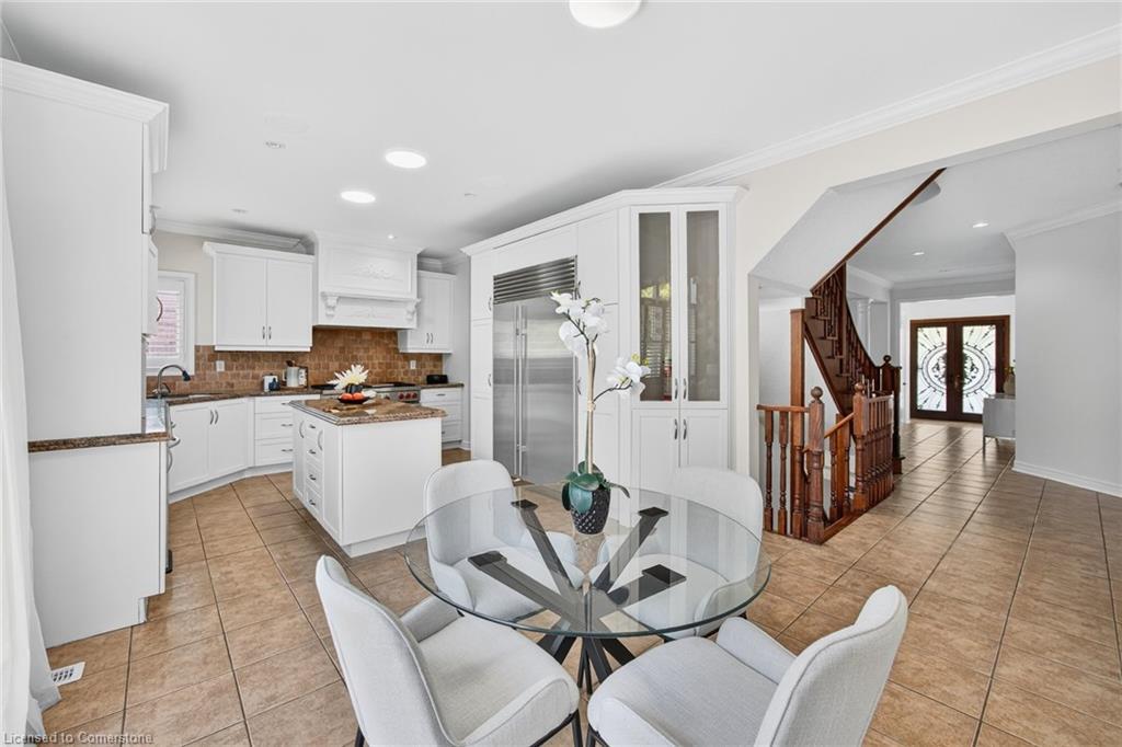 3322 Fox Run Circle, Oakville, ON - Indoor Photo Showing Other Room