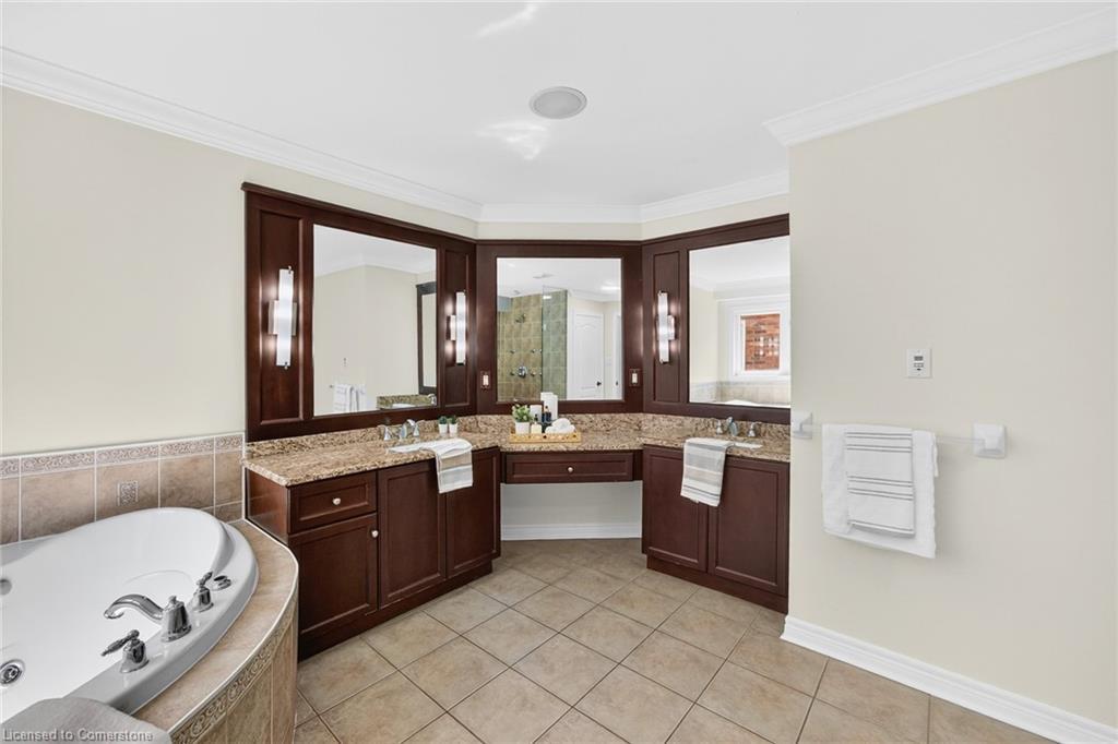 3322 Fox Run Circle, Oakville, ON - Indoor Photo Showing Bathroom