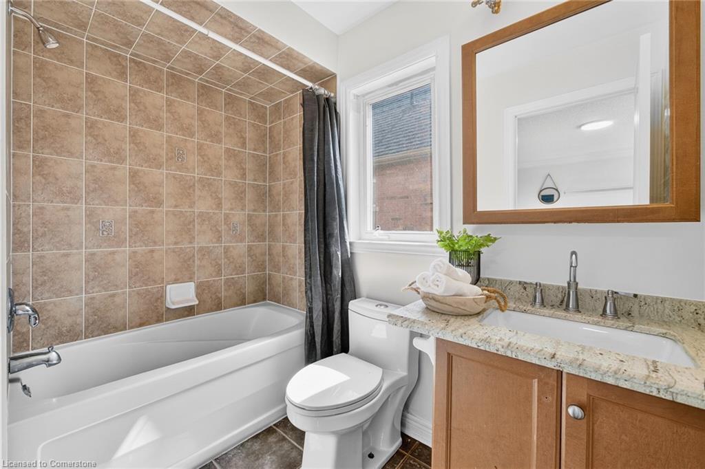 3322 Fox Run Circle, Oakville, ON - Indoor Photo Showing Bathroom