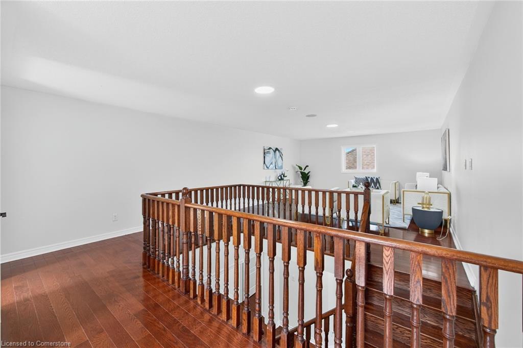 3322 Fox Run Circle, Oakville, ON - Indoor Photo Showing Other Room