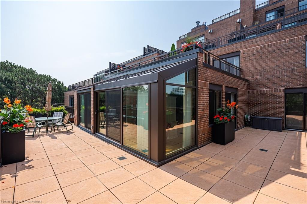 710-100 Lakeshore Road E, Oakville, ON - Outdoor With Exterior