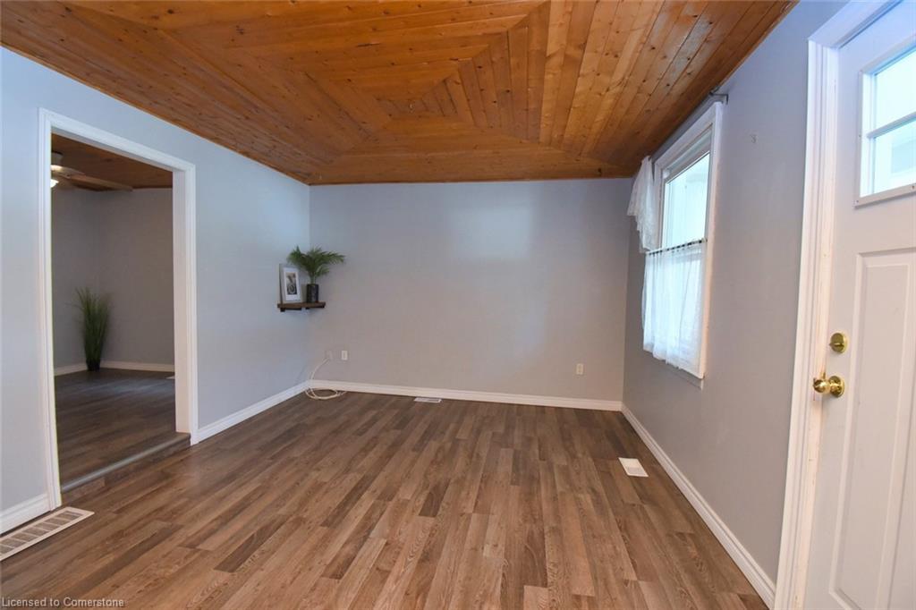 120 Clara Street, Thorold, ON - Indoor Photo Showing Other Room