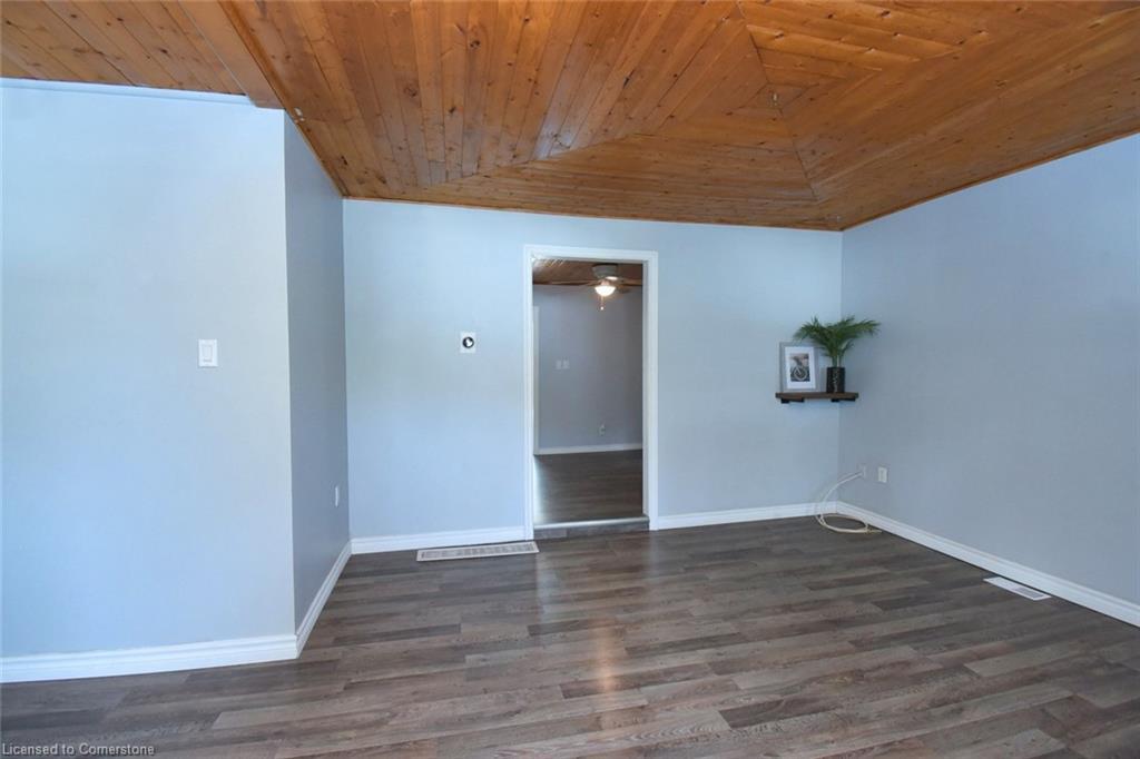 120 Clara Street, Thorold, ON - Indoor Photo Showing Other Room