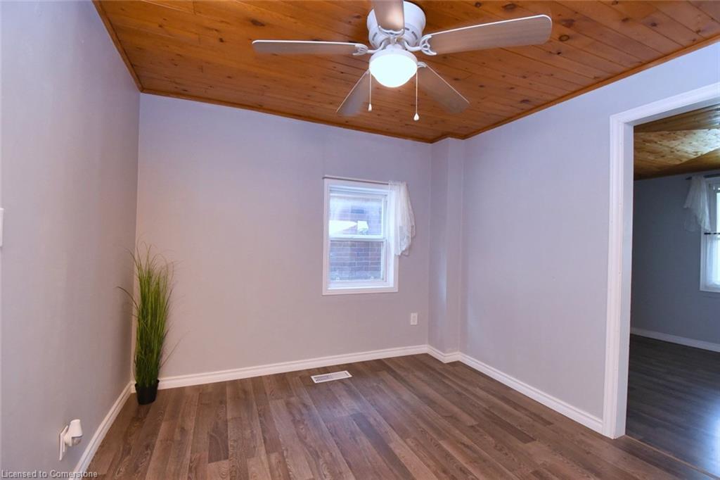 120 Clara Street, Thorold, ON - Indoor Photo Showing Other Room
