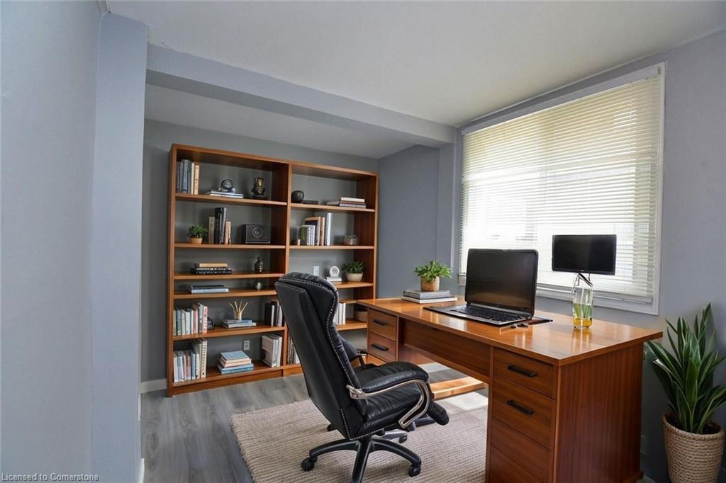 120 Clara Street, Thorold, ON - Indoor Photo Showing Office