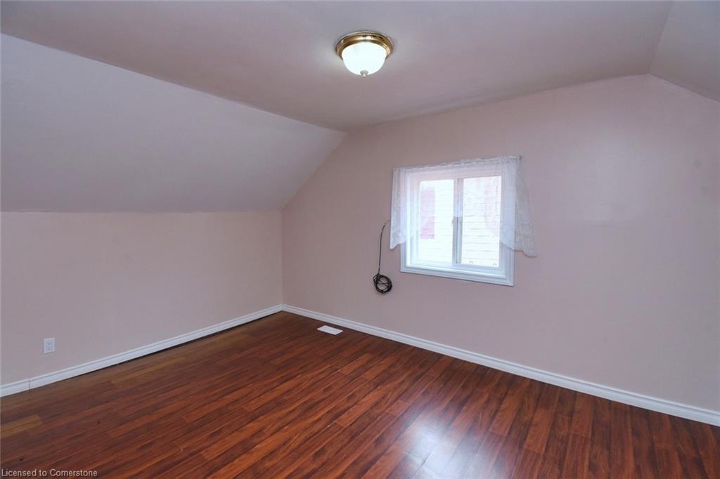 120 Clara Street, Thorold, ON - Indoor Photo Showing Other Room