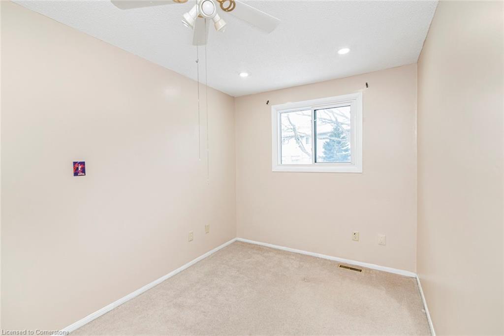 35-14 Derby Street, Hamilton, ON - Indoor Photo Showing Other Room